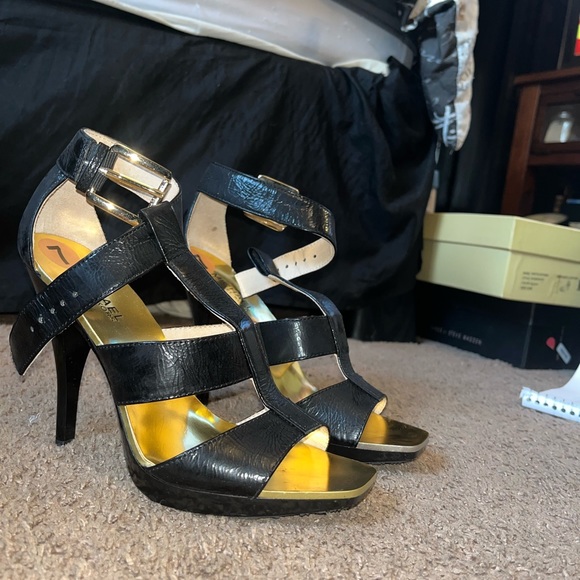 Michael Kors heels - Picture 1 of 5